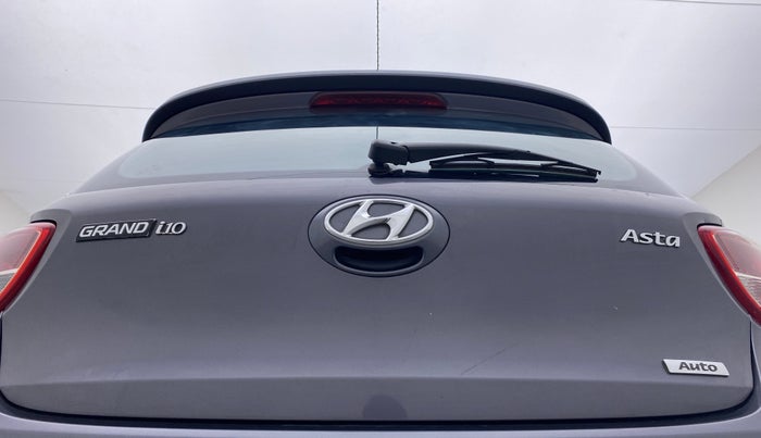 2015 Hyundai Grand i10 ASTA 1.2 AT VTVT, Petrol, Automatic, 67,643 km, Dicky (Boot door) - Slightly dented