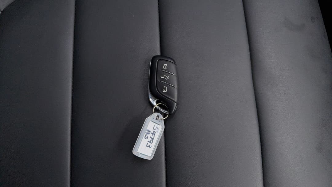 2024 MG HS Vibe, Automatic, 47619 km, Key Close-up