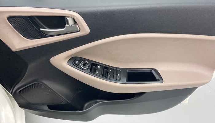 2016 Hyundai Elite i20 SPORTZ 1.4, Diesel, Manual, 52,433 km, Driver Side Door Panels Control