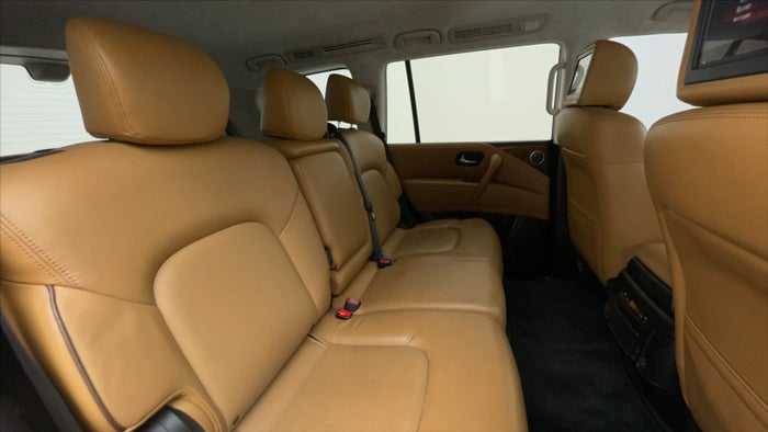 NISSAN PATROL-Right Side Door Cabin View