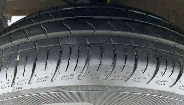 2019 Maruti Ertiga ZDI PLUS SHVS, Diesel, Manual, 58,457 km, Left Front Tyre Tread
