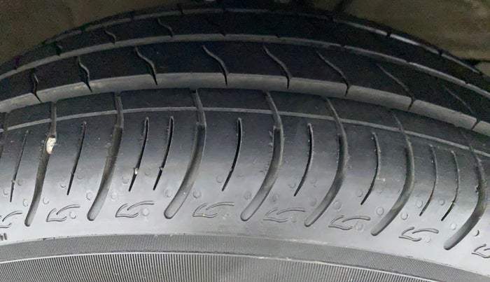 2019 Maruti Ertiga ZDI PLUS SHVS, Diesel, Manual, 58,457 km, Right Front Tyre Tread