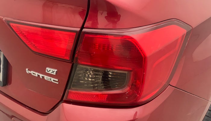 2019 Honda Amaze 1.5L I-DTEC VX CVT, Diesel, Automatic, 55,414 km, Right tail light - Minor damage