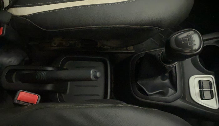 2017 Datsun Redi Go S, Petrol, Manual, 38,583 km, Gear Lever
