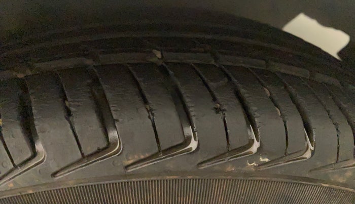 2017 Datsun Redi Go S, Petrol, Manual, 38,583 km, Left Rear Tyre Tread