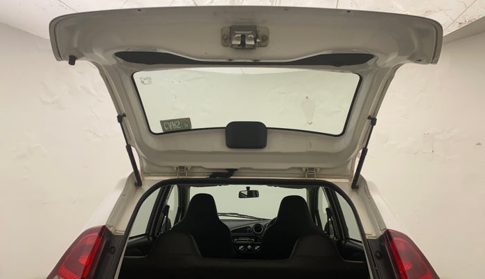 2017 Datsun Redi Go S, Petrol, Manual, 38,583 km, Boot Door Open