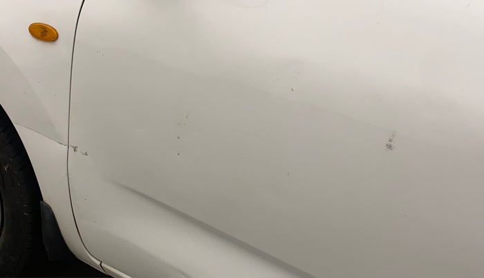 2017 Datsun Redi Go S, Petrol, Manual, 38,583 km, Front passenger door - Minor scratches