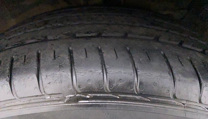 2015 Hyundai Creta 1.6 SX PLUS PETROL, Petrol, Manual, 55,546 km, Right Rear Tyre Tread