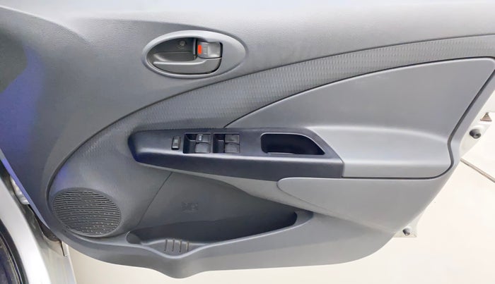 2013 Toyota Etios Liva G, Petrol, Manual, 72,597 km, Driver Side Door Panels Control