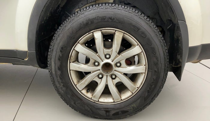 2018 Mahindra XUV500 W9, Diesel, Manual, 66,262 km, Left Rear Wheel
