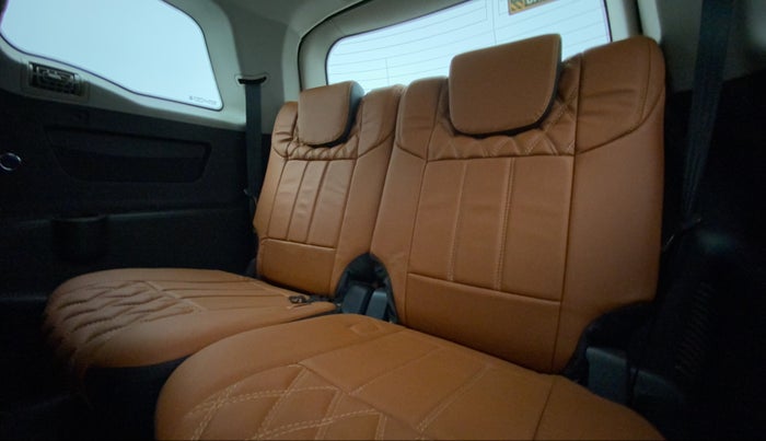 2018 Mahindra XUV500 W9, Diesel, Manual, 66,262 km, Third Seat Row ( optional )