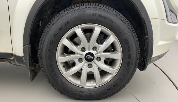 2018 Mahindra XUV500 W9, Diesel, Manual, 66,262 km, Right Front Wheel
