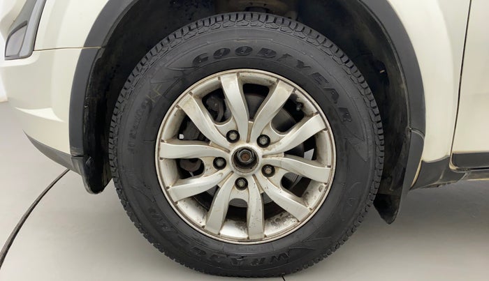 2018 Mahindra XUV500 W9, Diesel, Manual, 66,262 km, Left Front Wheel