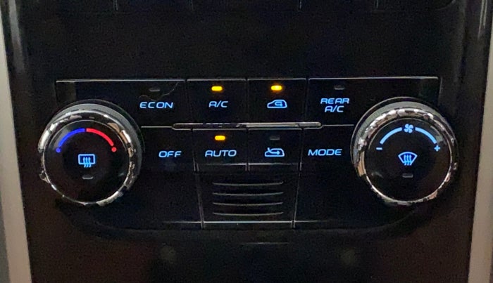 2018 Mahindra XUV500 W9, Diesel, Manual, 66,262 km, Automatic Climate Control