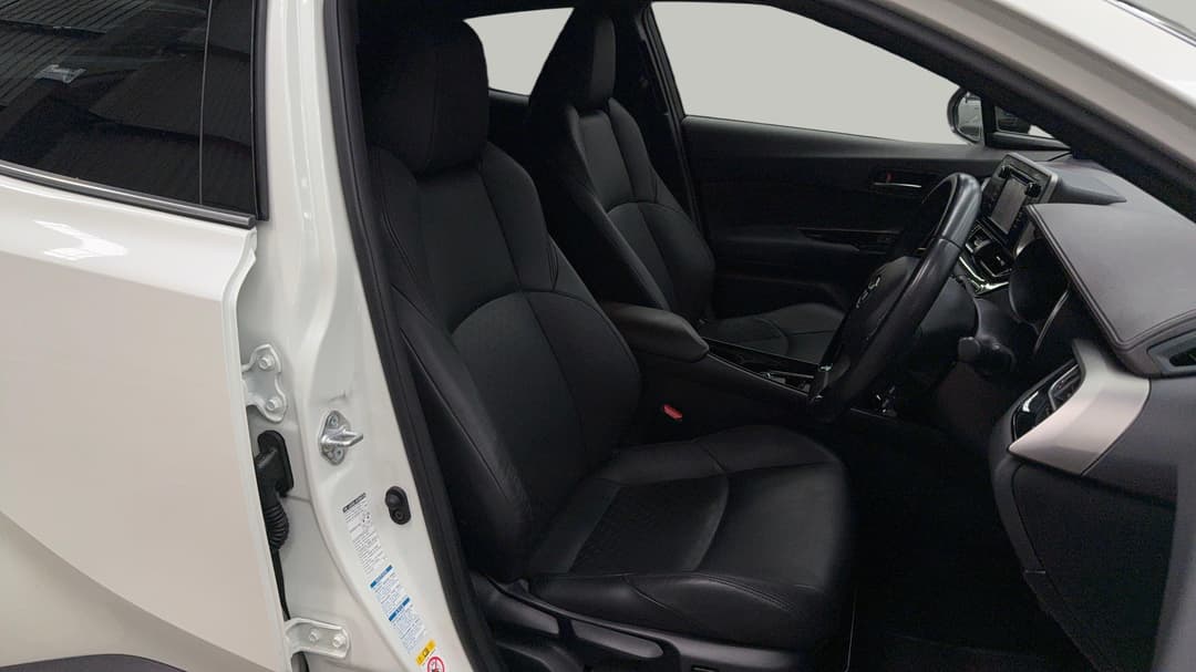 2017 Toyota C-HR Koba (AWD), Automatic, 66161 km, Right Side Front Door Cabin View