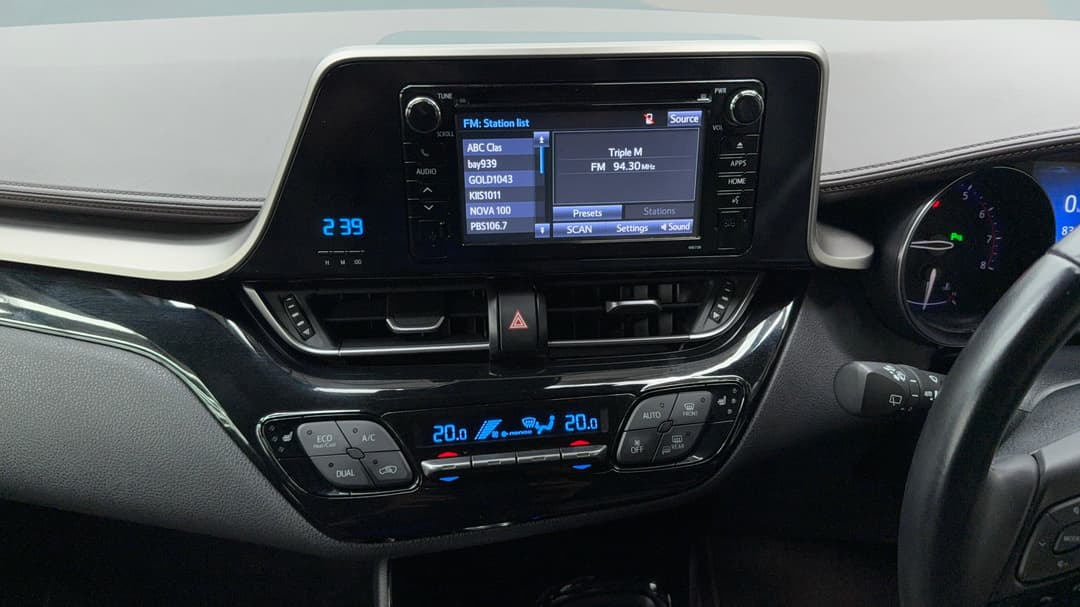 2017 Toyota C-HR Koba (AWD), Automatic, 66161 km, Center Console