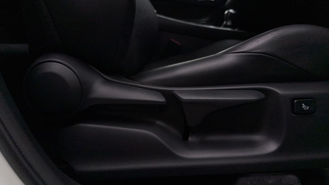 2017 Toyota C-HR Koba (AWD), Automatic, 66161 km, Drivers Side Adjustment Panel