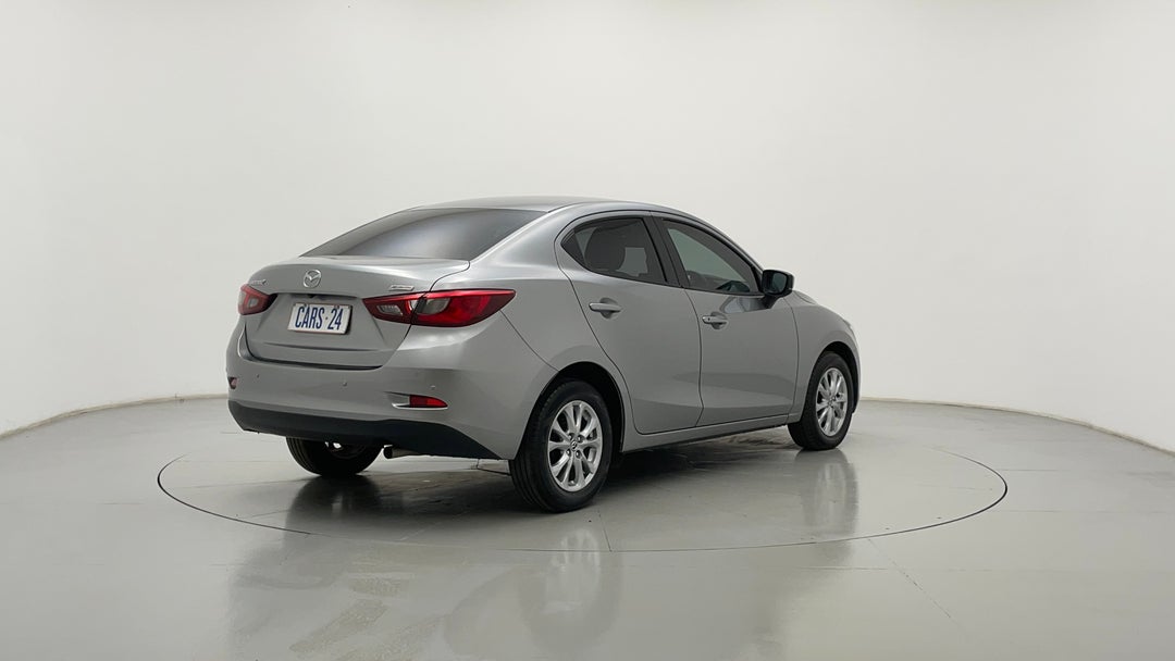 Right Back Diagonal (45- Degree) View