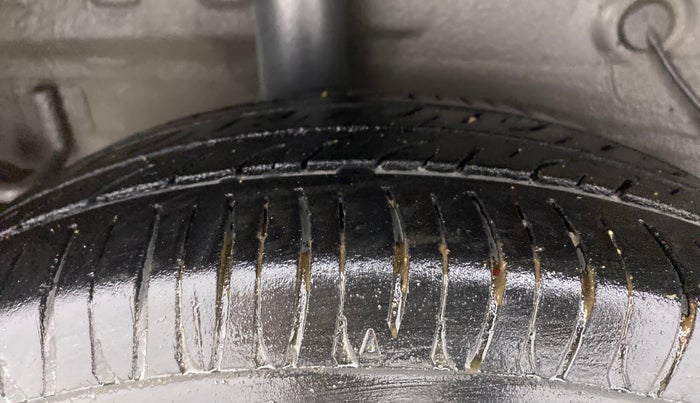 2016 Maruti Celerio VXI (O), Petrol, Manual, 94,915 km, Right Rear Tyre Tread