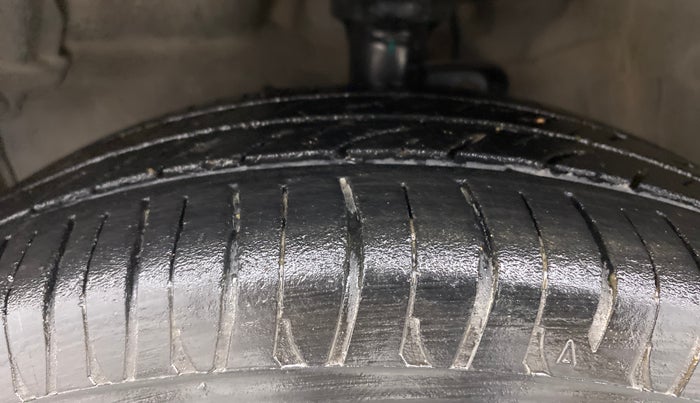 2016 Maruti Celerio VXI (O), Petrol, Manual, 94,915 km, Left Front Tyre Tread