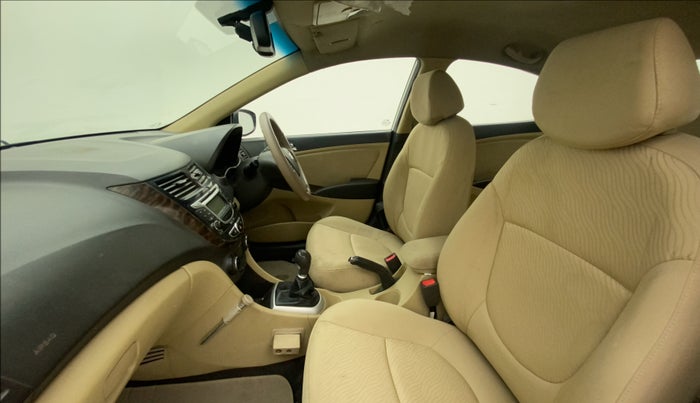 2013 Hyundai Verna FLUIDIC 1.6 VTVT SX, Petrol, Manual, 43,161 km, Right Side Front Door Cabin