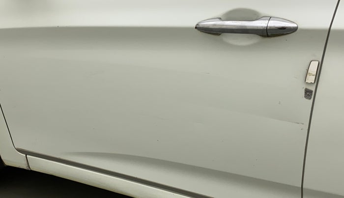 2013 Hyundai Verna FLUIDIC 1.6 VTVT SX, Petrol, Manual, 43,161 km, Front passenger door - Minor scratches