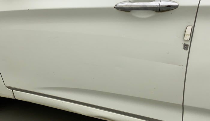 2013 Hyundai Verna FLUIDIC 1.6 VTVT SX, Petrol, Manual, 43,161 km, Front passenger door - Slightly dented