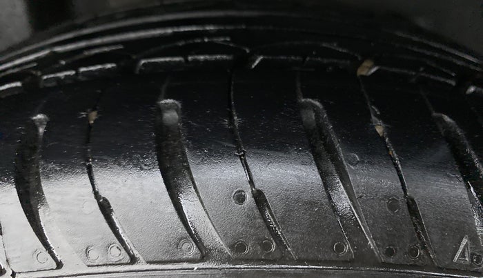2017 Ford Figo Aspire 1.5 TITANIUM DIESEL, Diesel, Manual, 37,850 km, Right Rear Tyre Tread