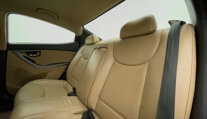 2014 Hyundai New Elantra 1.6 SX MT, Diesel, Manual, 81,321 km, Right Side Rear Door Cabin