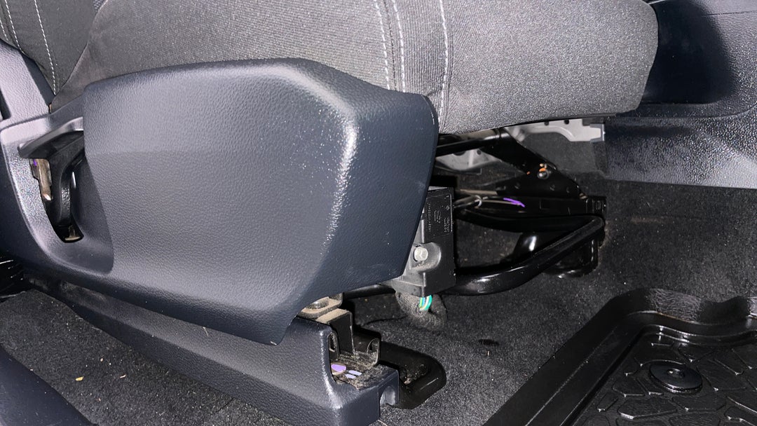 2019 Ford Ranger Xlt 2.0 (4x4), Automatic, 104299 km, Drivers Side Adjustment Panel