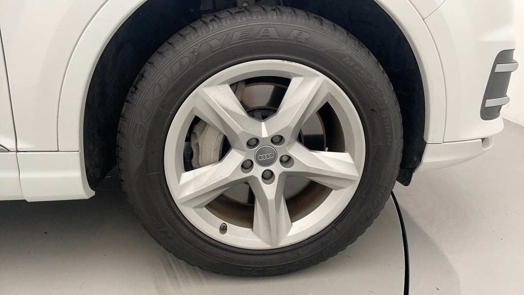 2016 Audi Q7 3.0 Tdi Quattro, Automatic, 88745 km, Right Front Wheel