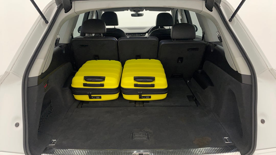 2016 Audi Q7 3.0 Tdi Quattro, Automatic, 88745 km, Boot Inside View with Luggage
