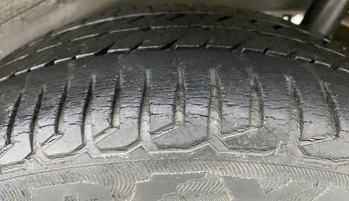 2014 Maruti Wagon R Stingray VXI, Petrol, Manual, 9,872 km, Left Rear Tyre Tread