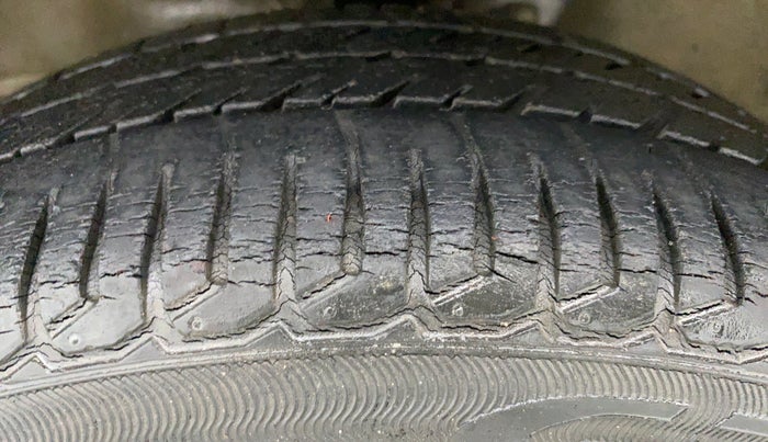 2014 Maruti Wagon R Stingray VXI, Petrol, Manual, 9,872 km, Left Front Tyre Tread