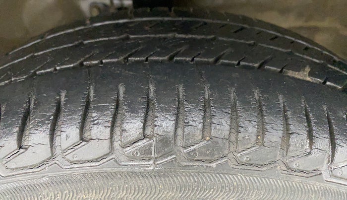 2014 Maruti Wagon R Stingray VXI, Petrol, Manual, 9,872 km, Right Front Tyre Tread