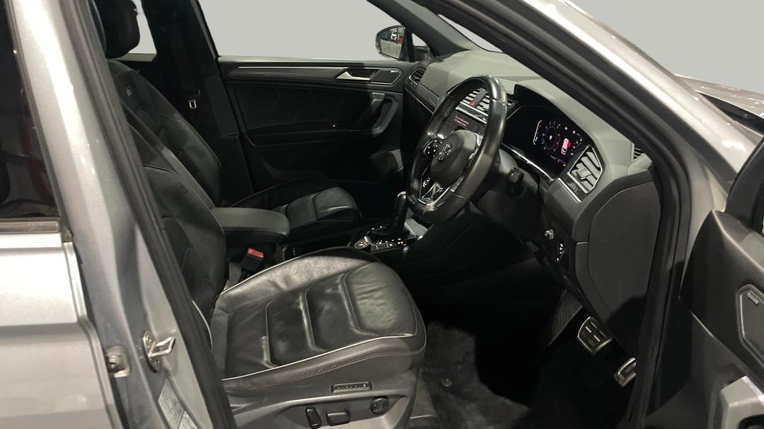 2020 Volkswagen Tiguan Allspace 162 Tsi Highline, Automatic, 145430 km, Right Side Front Door Cabin View