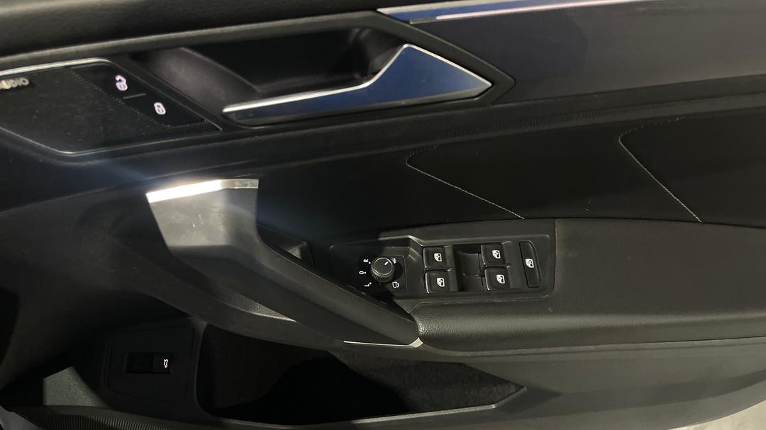 2020 Volkswagen Tiguan Allspace 162 Tsi Highline, Automatic, 145430 km, Drivers Side Door Panel Controls