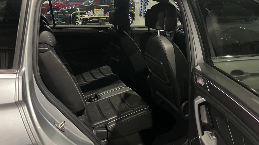 2020 Volkswagen Tiguan Allspace 162 Tsi Highline, Automatic, 145430 km, Right Side Rear Door Cabin View