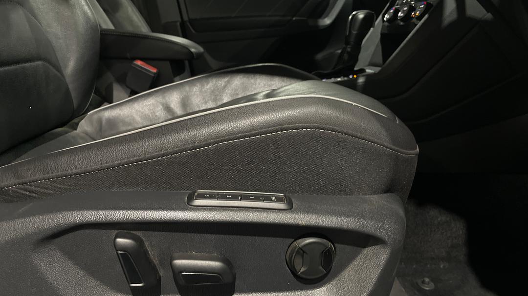 2020 Volkswagen Tiguan Allspace 162 Tsi Highline, Automatic, 145430 km, Drivers Side Adjustment Panel