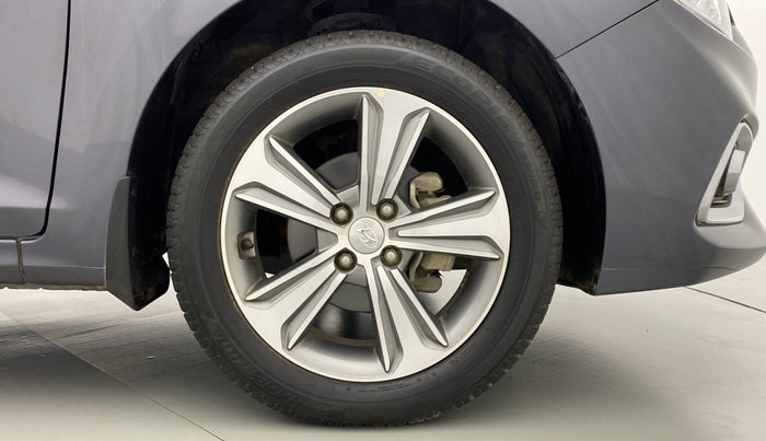 2019 Hyundai Verna 1.6 SX VTVT AT (O), Petrol, Automatic, 5,075 km, Right Front Wheel