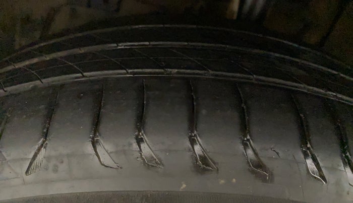 2018 Tata NEXON XM DIESEL, Diesel, Manual, 81,108 km, Right Front Tyre Tread