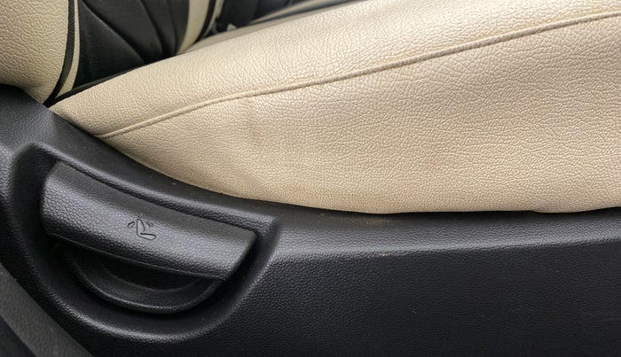 2017 Hyundai Grand i10 MAGNA 1.2 VTVT, Petrol, Manual, 39,849 km, Driver Side Adjustment Panel