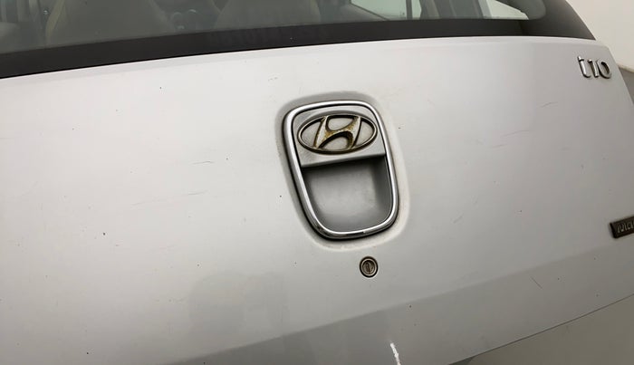 2010 Hyundai i10 MAGNA 1.1, Petrol, Manual, 24,308 km, Dicky (Boot door) - Minor scratches