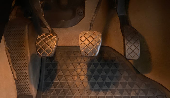 2016 Volkswagen Ameo HIGHLINE 1.5, Diesel, Manual, 28,640 km, Pedals