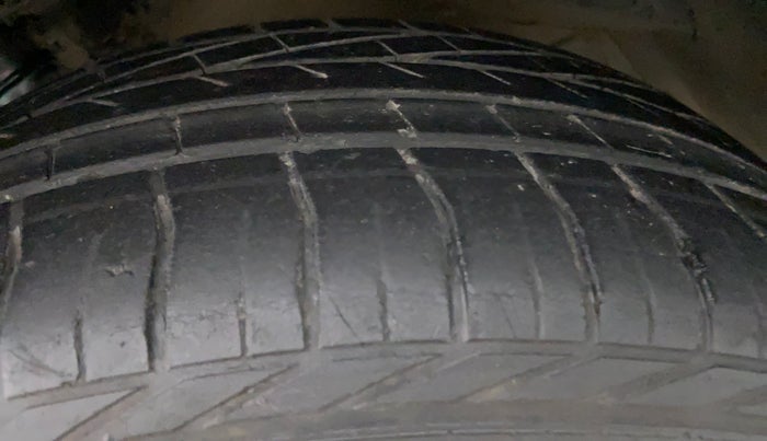 2016 Maruti Vitara Brezza ZDI PLUS, Diesel, Manual, 64,296 km, Left Rear Tyre Tread