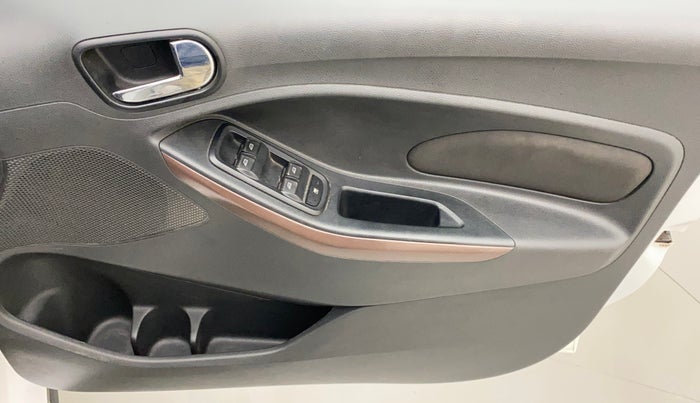 2018 Ford FREESTYLE TITANIUM 1.2 PETROL, Petrol, Manual, 40,733 km, Driver Side Door Panels Control