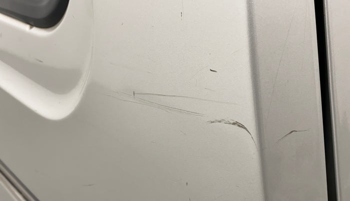 2017 Maruti OMNI E 8 STR, Petrol, Manual, 25,349 km, Left quarter panel - Minor scratches