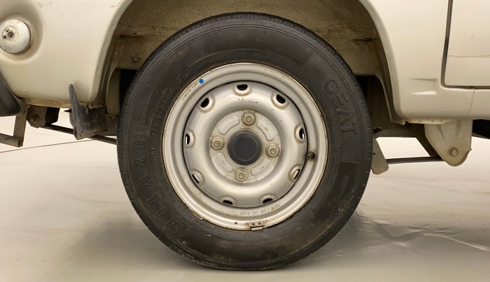 2017 Maruti OMNI E 8 STR, Petrol, Manual, 25,349 km, Right Rear Wheel