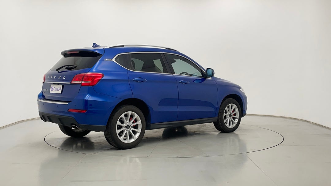 Right Back Diagonal (45- Degree) View