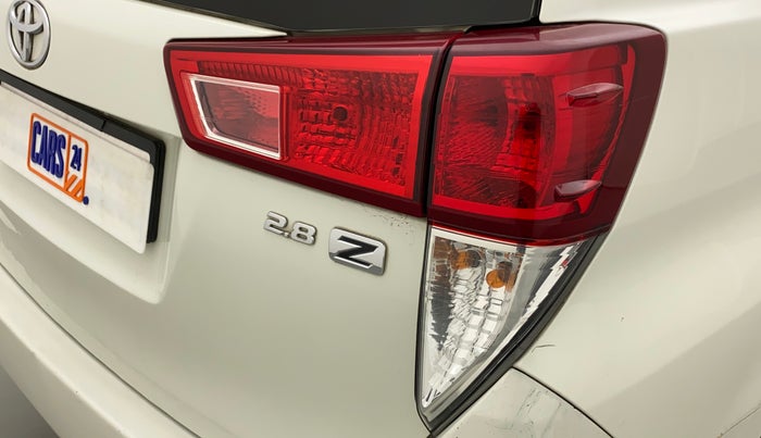2019 Toyota Innova Crysta 2.8 ZX AT 7 STR, Diesel, Automatic, 90,137 km, Right tail light - Minor scratches